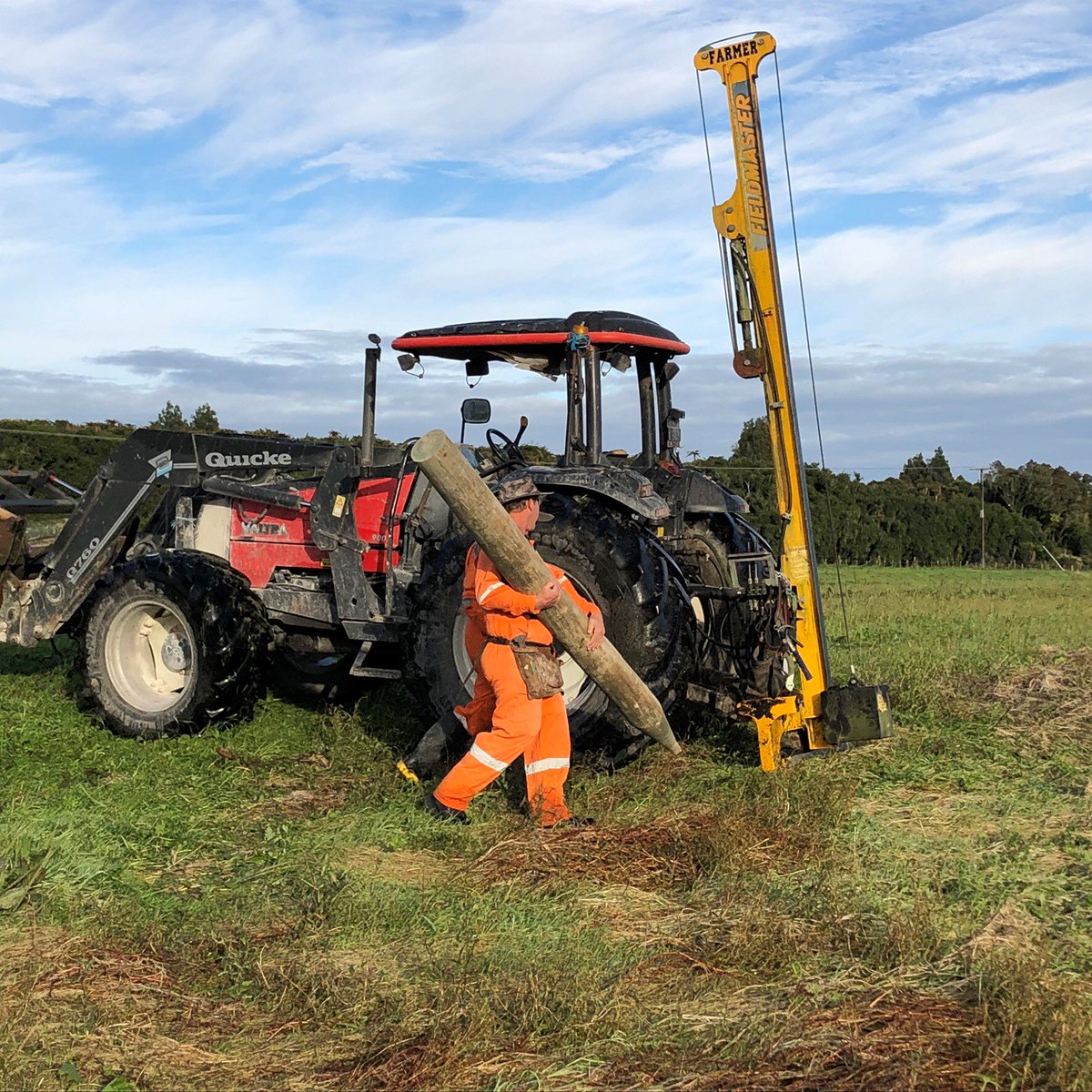 Fonterra's tweet photo. Day two for our Emergency Response Team who are on the West Coast helping farmers affected by the recent storms. Lots of work being done to help get fences rebuilt, what a difference a day can make! @FedFarmers https://t.co/ERGNV0uUdl