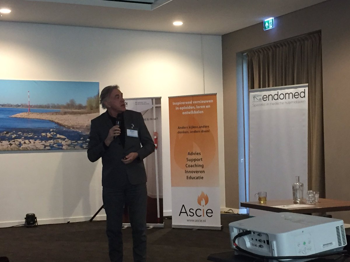 OKmanagers's tweet photo. “Duurzaam personeelsbeleid in krapte op de arbeidsmarkt”. @EricVictorKoene opent het symposium. https://t.co/uhu9fGT2Xe