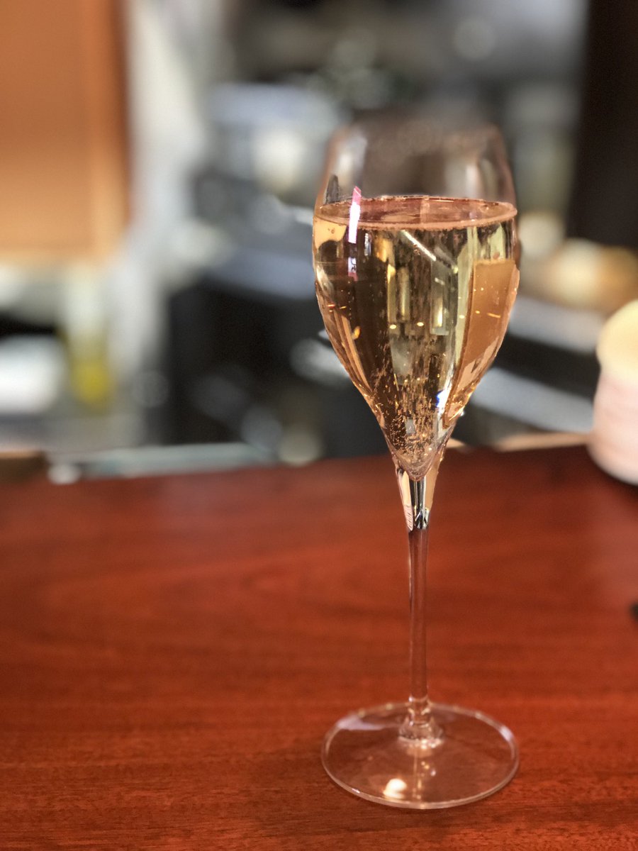 上田 まりえ 𝕄𝕒𝕣𝕚𝕖 𝕌𝕖𝕕𝕒 オフだから 一杯だけなら いいよね さっ 心を込めて晩ごはんの支度をしよっと 昼シャン ひとりカウンター 夫にはナイショ