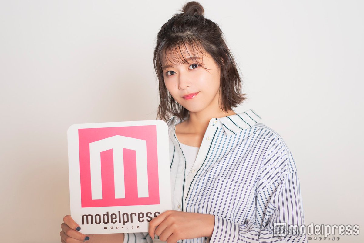 プレゼント😍】#欅坂46 #渡邉理佐 さん直筆サイン入りチェキを2名様に