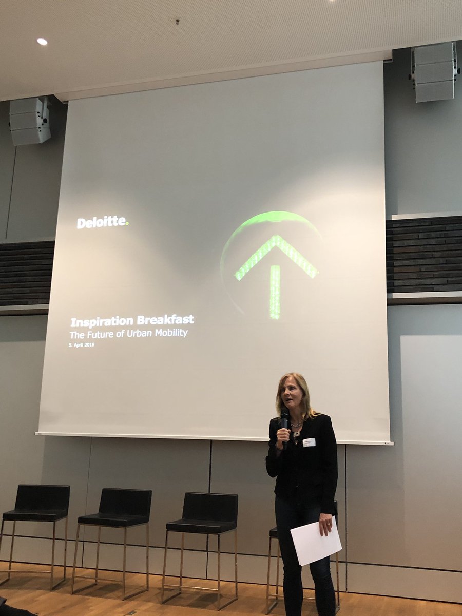 AdvoCoder_UG's tweet image. #Deloitte Inspiration Breakfast heute zum Thema „The Future of Urban #Mobility“ - Erster Vortrag von der #hochbahn