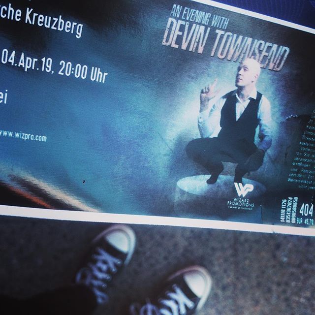 JustmeLoki's tweet photo. First time, not regretting it the slightest 😊 #concert #devintownsend #livemusic #music #musicislife #tour #acoustic #acousticguitar #music #prog #rock #rockmusic #photooftheday #instaphoto #concertphotography #concerttickets #berlin https://t.co/wltDxfLSxh