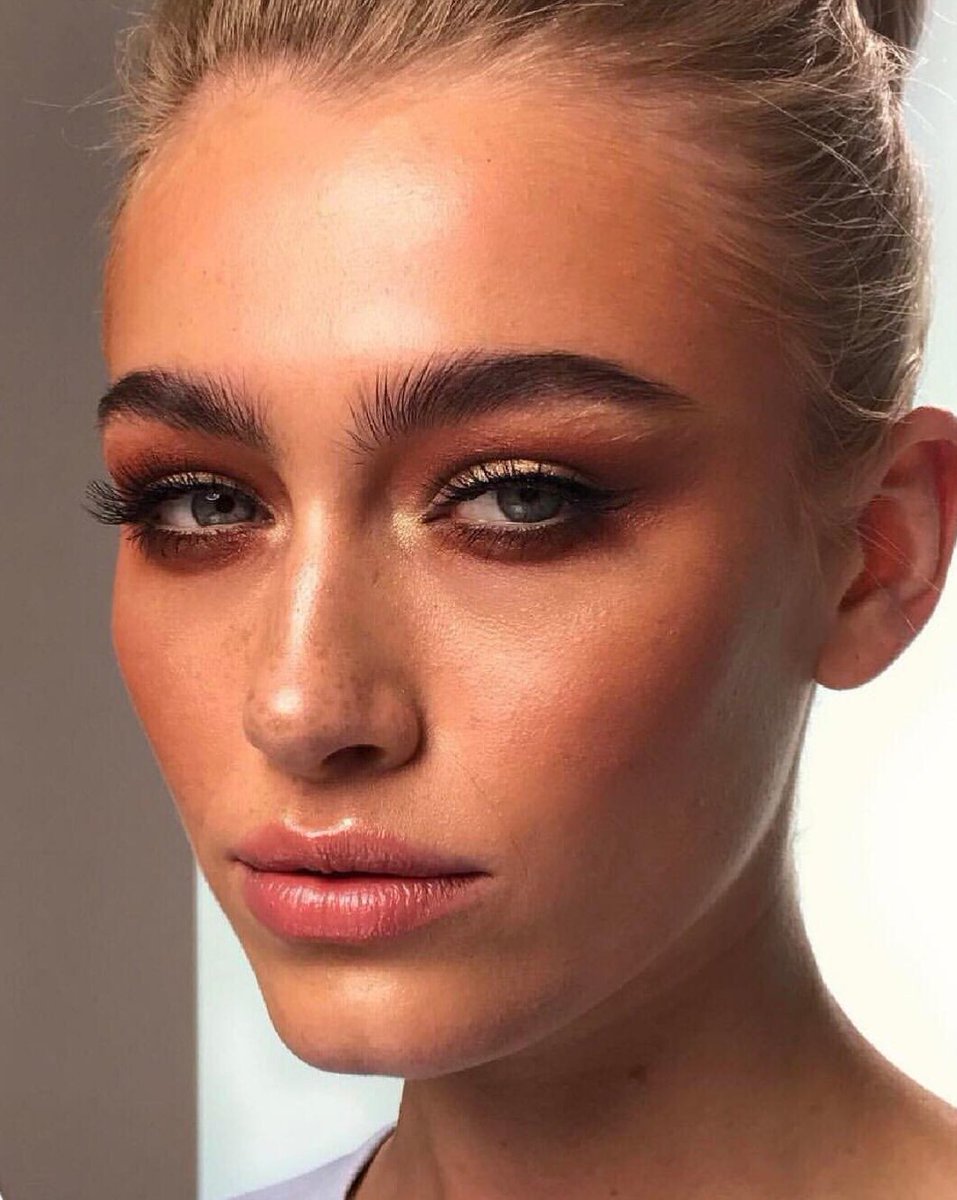 #Throwback to this sensational sun kissed looked from the talented <a href="/nikki_makeup/">Nikki Make-Up</a> on India Alexandria for <a href="/simpleskin/">Simple Skincare</a> using #demurelashes ✨

demurelashes.com 

#LashPro #MUA #FridayFeeling #TGIF #Friyay
