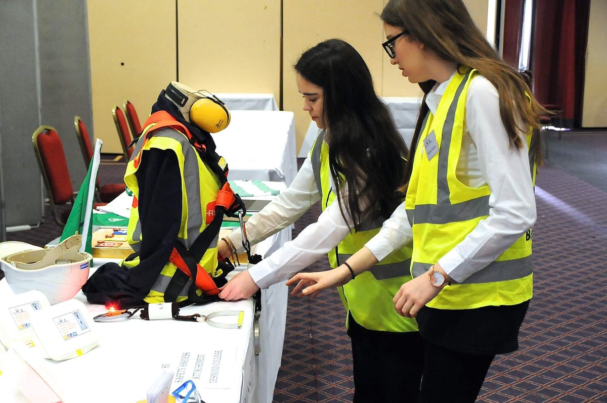 SafetyHarnessA1's tweet photo. Some lovely photos from last weeks @StudentEntProg Limerick regional final😁 
@leo_limerick https://t.co/kUFm2domeW