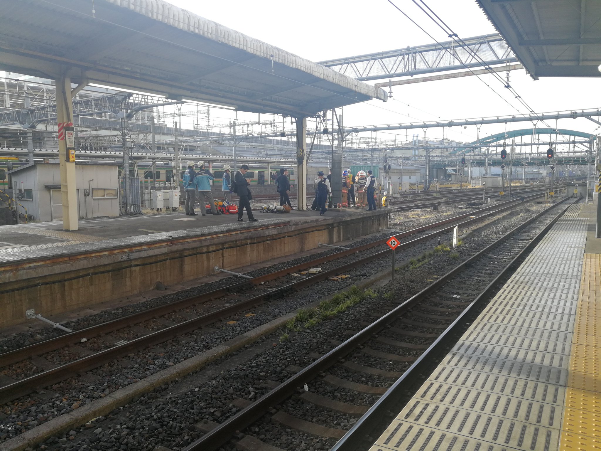 画像 大宮駅３番線の北側 発煙により宇都宮線他に影響中 電車は動き始めてます T Co Pqog2s0zjs まとめダネ