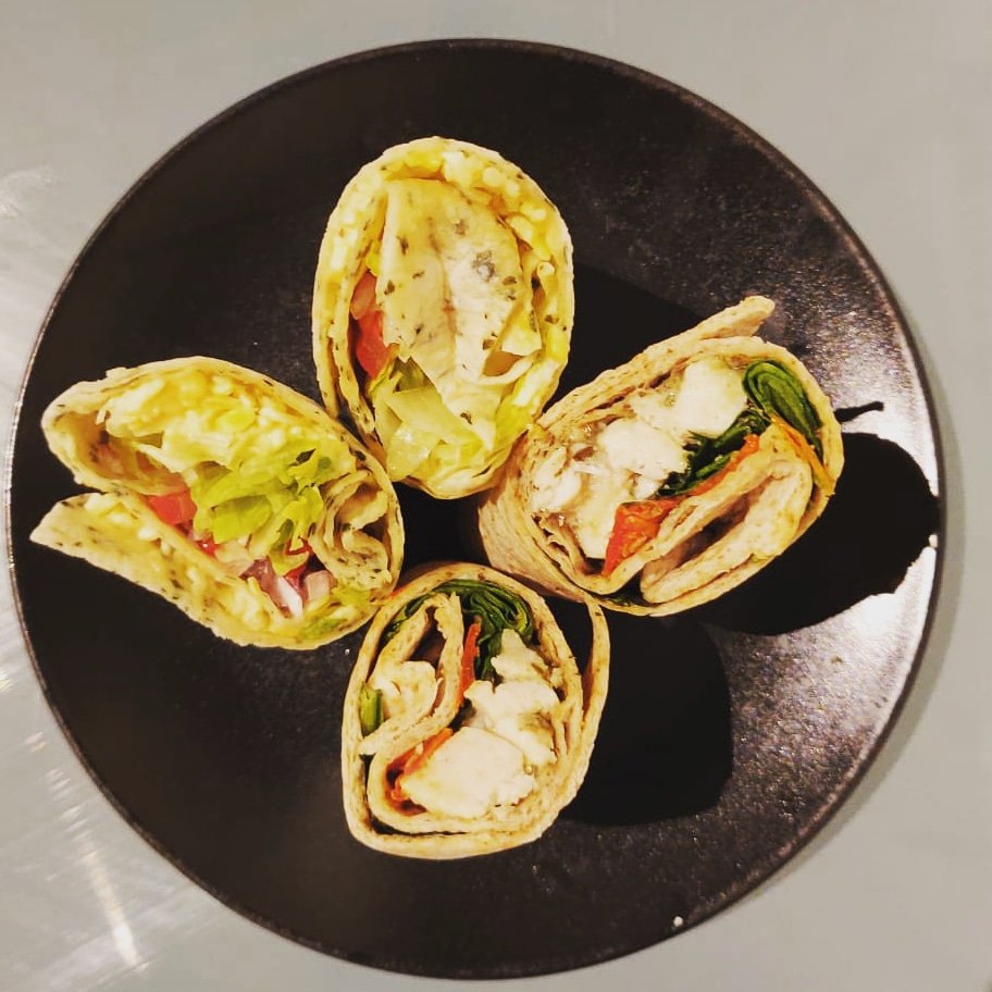FamFoodFlavors's tweet photo. Chicken and tomato wraps. #tomatoes #chicken #familyfoodflavors #foodphotography #foodie #foodfriend #food #Health #loveforfood #stayhealthy #eathealthy #stayfit #foodlover #chickenwraps https://t.co/YPBnY4ZlmW