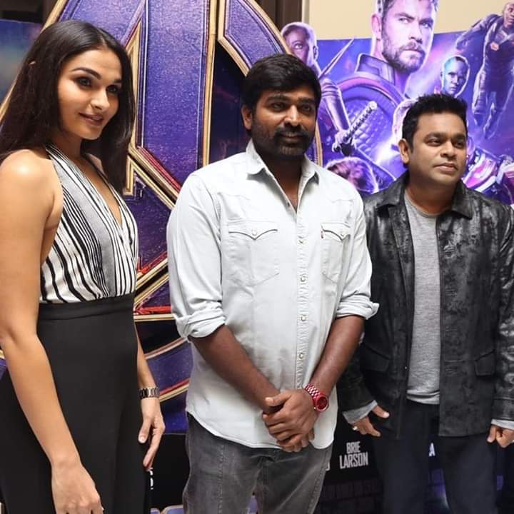 cinibytz's tweet photo. Here the today's grand event at Chennai!!! 
#AvengersEndgame tamil voice announcement marvel anthem  launch

#ARMurugadoss dialogues..  #VijaySethupathi voice for Tony Starc
( Iron Man ) Tamil Version of #AvengersEndgame 🔥🔥
#avengers #endgame #trailer #release @vas_v9 https://t.co/9NGN6D7VZ6