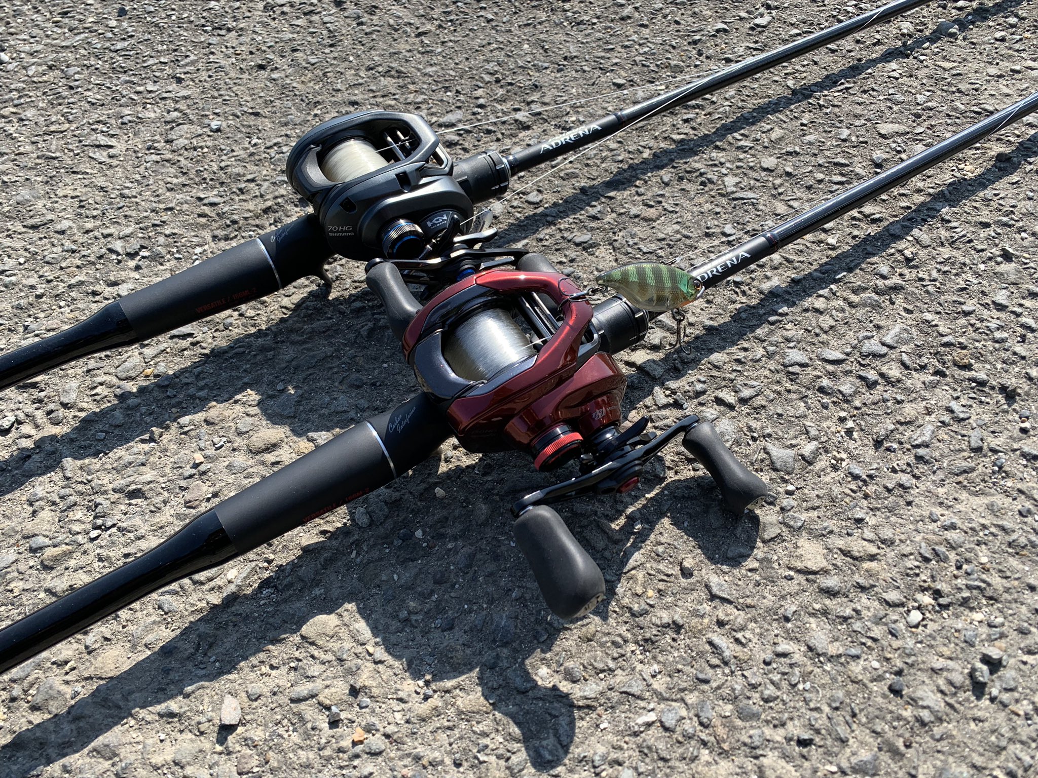 ট ইট র 水野 浩聡 アドレナ2ピース166mに スコーピオンmgl 150hg レッドスプール14ポンド 同じく166mlに Slx70hg レッドスプール12ポンド 最近はこの二本で陸っぱりを堪能 気持ちよく扱えて めっちゃお気に入りのセッティング