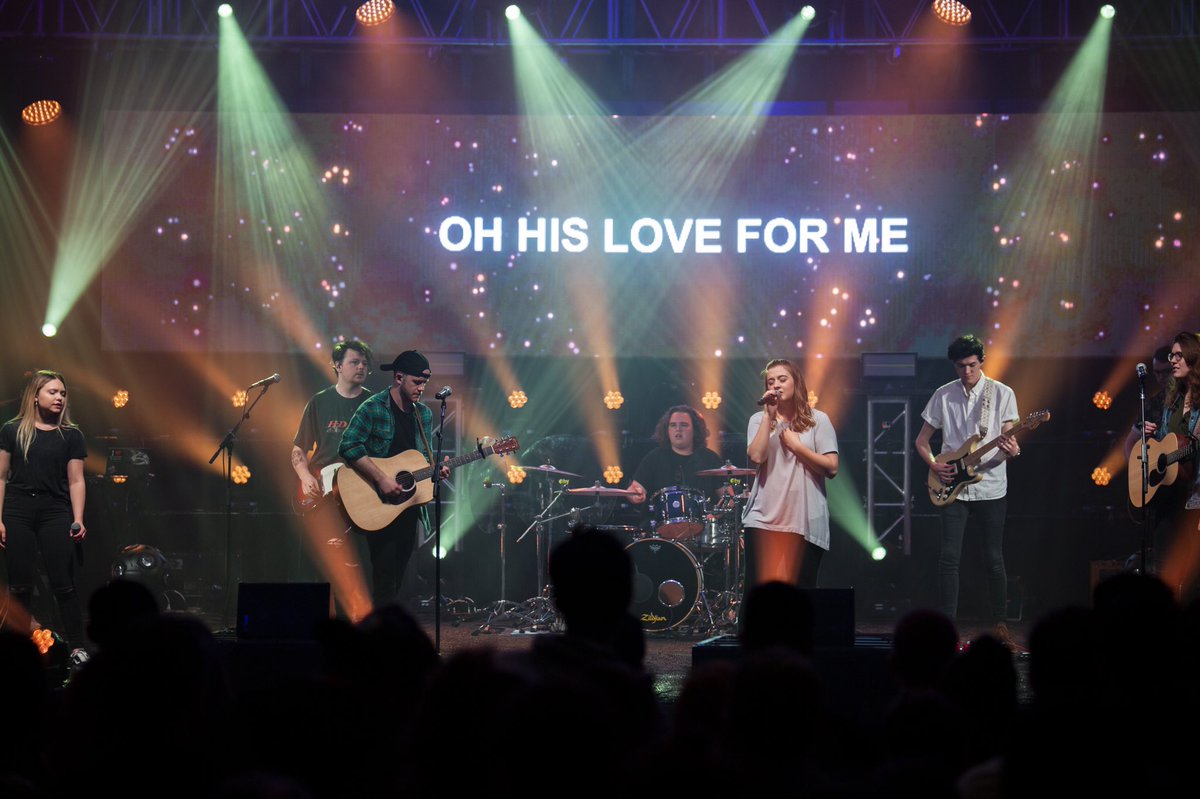 tnt_tnu's tweet photo. A worshipful start to an incredible weekend. 🙏🏻 Let’s go, #TNT19! https://t.co/CRw8loEGLh