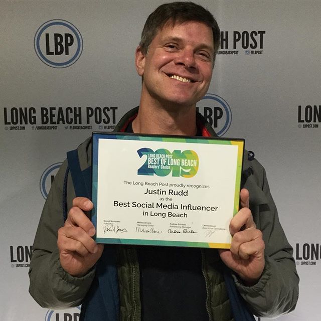 justinrudd's tweet photo. Picked up my award for “Best Social Media Influencer in Long Beach” tonight at the reception at the LB Post office in downtown Long Beach. Thanks. And, congratulations to all of the award recipients tonight. #JustinRudd #LongBeach #LBPost #LongBeachPost https://t.co/7syzKypiLp https://t.co/m9ncGVi1nw