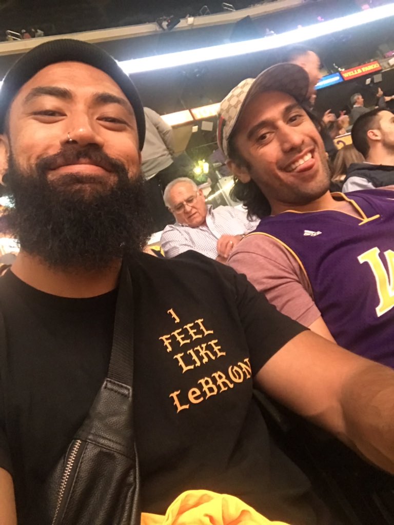 clickoner's tweet photo. #atthelakersgame https://t.co/I1VPb8jzyL
