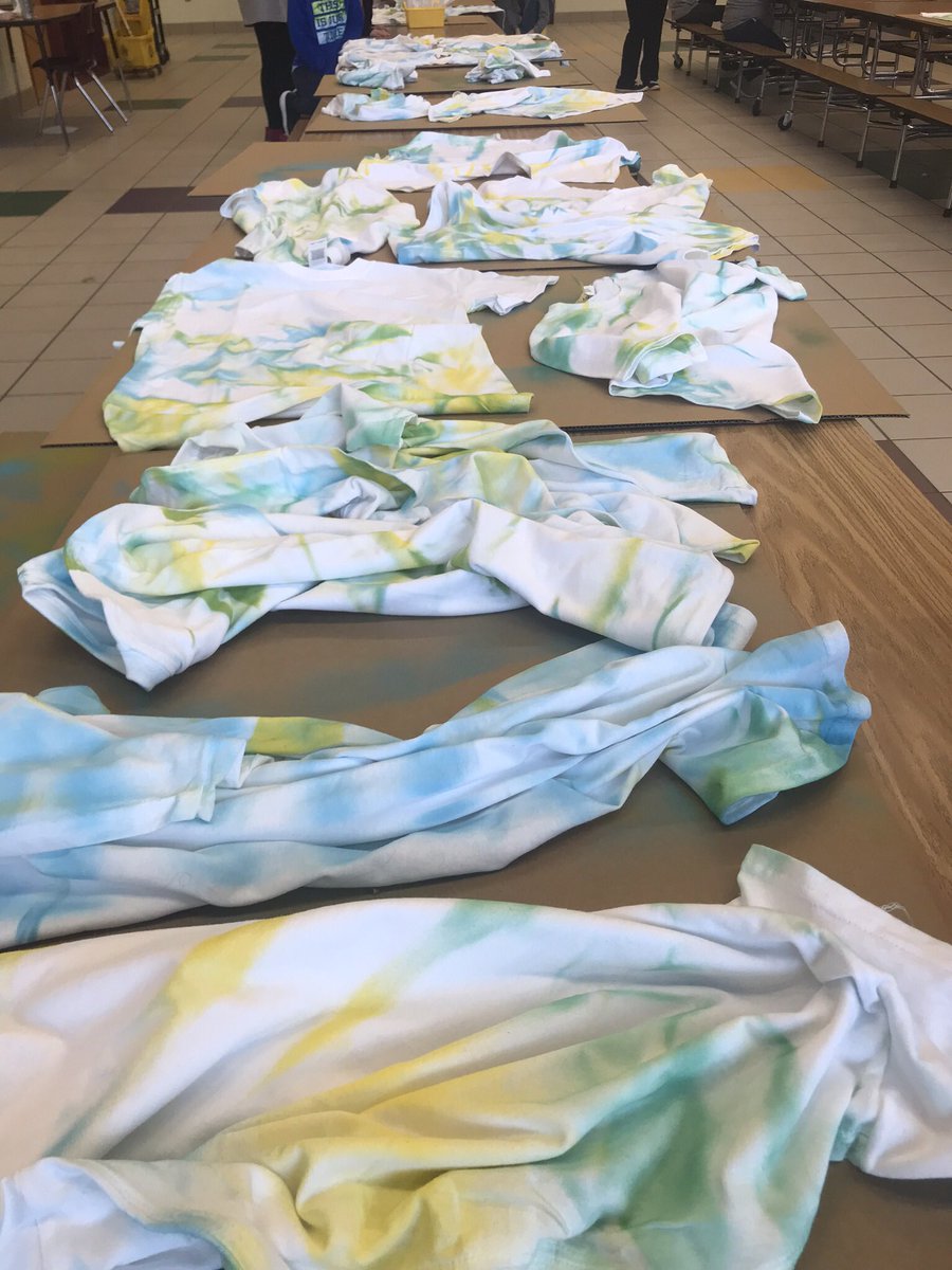 EndersLeaders's tweet photo. Thank you parents and grandparents for helping create our Family Group t-shirts. #WPSProud https://t.co/V5Ih3mpuhB