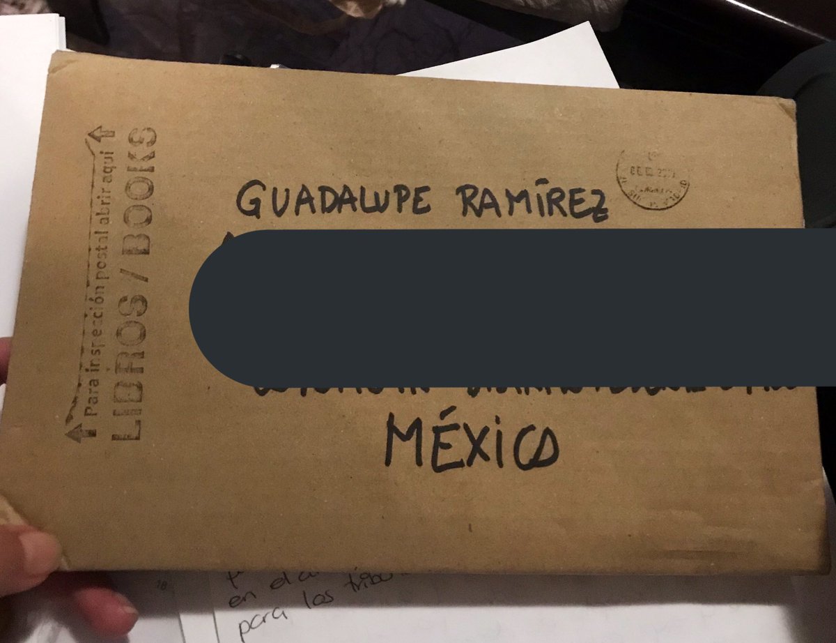 lupa_ramirez's tweet photo. ¡Por fin!

El cartero llegó, y trajo @cienojetes https://t.co/K4lnJcZSFQ