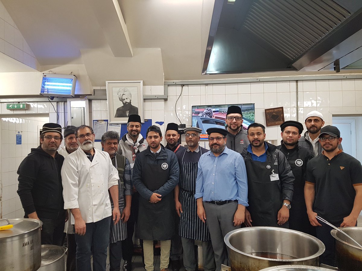 AtfalCanada's tweet image. With the blessings of Allah Almighty, we had a very successful #AtfalCanadaTripToUK from March 12 to 17, 2019. During the trip we received exceptional hospitality from UK Ziafat team.

Respected Sadar Sahib Canada personally went to say thanks to Ziafat team for their hospitality