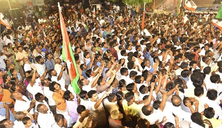 DineshP11788752's tweet photo. #AMMK_TTV
VOTE FOR #GIFT_PACK
நேற்று நடைபெற்ற சட்டமன்ற வேட்பாளர் மற்றும் பாராளுமன்ற வேட்பாளர்களை ஆதரித்து திருச்சி கரூர் பெரம்பலூர் மற்றும் பல்வேறு இடங்களில் கழக துணை பொது செயலாளர் அண்ணன் டிடிவி தினகரன் அவர்கள் பிரச்சாரத்தின் போது ... https://t.co/FjyNISiQf3