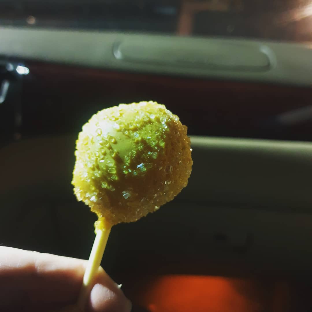 TinyBoxTink's tweet image. Welp my diet went out the window today. These #LemonCakePops at #Starbucks are actually really good. #fatkidproblems #foodporn #ommnomm