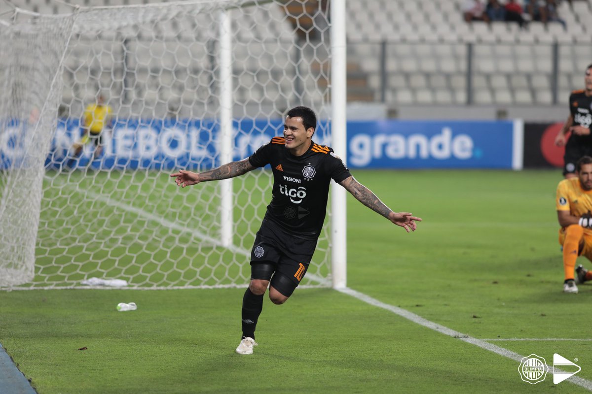 SrFutbolPy's tweet photo. Es el máximo goleador de #Olimpia, en la temporada con 8 goles y además suma un total de 4 asistencias en 12 partidos. Es decir, participó de 12 goles en 12 juegos. Muchos lo cuestionan; pero los números, hablan por sí solos. EL WILLY MENDIETA. https://t.co/GoLFwnBvhs