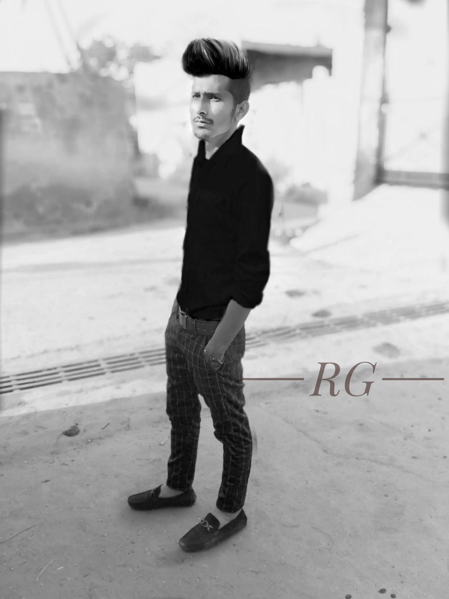 RahulGu85160071's tweet photo. कोई #लक्ष्य मनुष्य के साहस से बड़ा नहीं 
हारा वही है जो #लड़ा नहीं 😎
#rahulgujjar
#rahul_gujjar https://t.co/DrQUu3nSZR