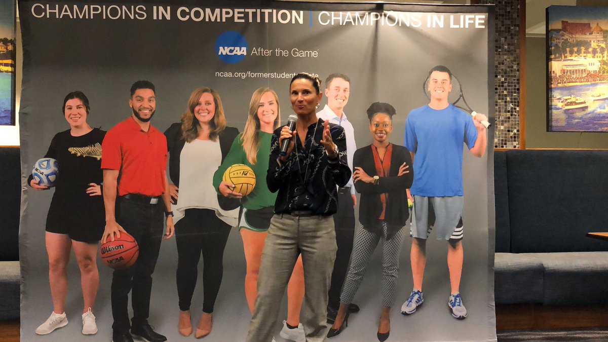 MissyWest25's tweet photo. Tonight @CSHealy20 presented at the @NCAA networking event at the @WFinalFour. She discussed the #orcaleadership principles (opporunity, resilience, contribution & accountability) in the transitioning from college athletics to a professional career. Fantastic message! https://t.co/gkqLkhKMgm