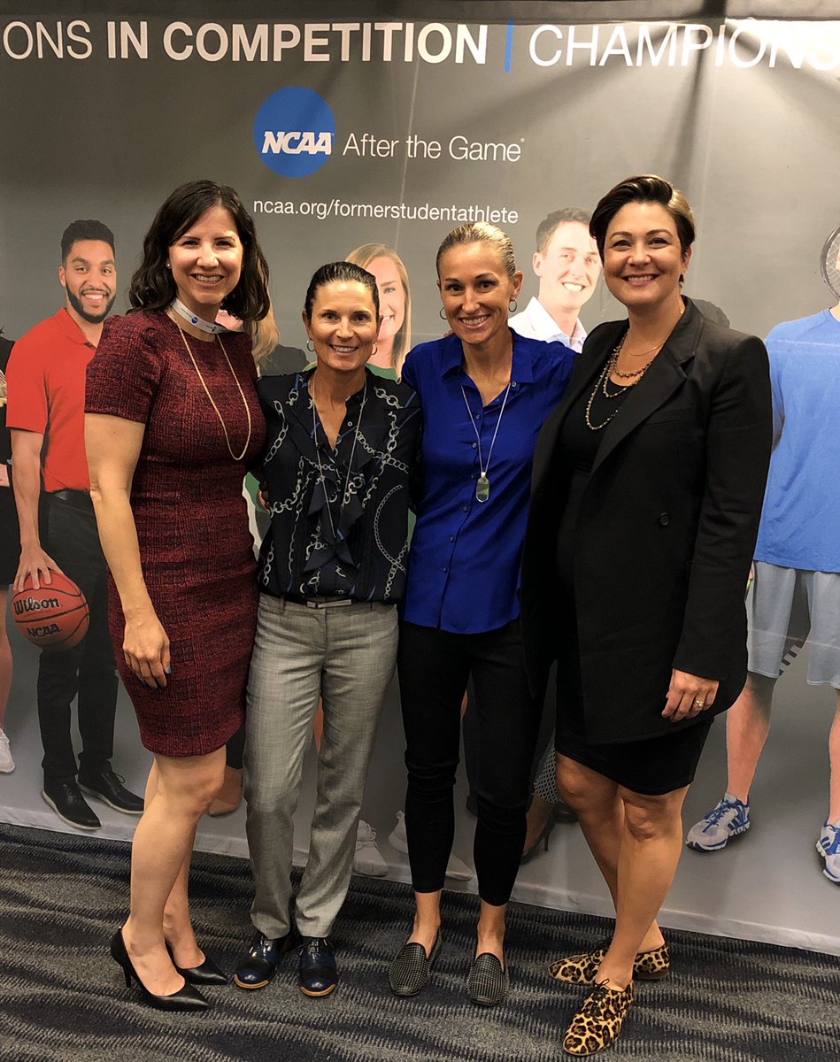 MissyWest25's tweet photo. Tonight @CSHealy20 presented at the @NCAA networking event at the @WFinalFour. She discussed the #orcaleadership principles (opporunity, resilience, contribution & accountability) in the transitioning from college athletics to a professional career. Fantastic message! https://t.co/gkqLkhKMgm