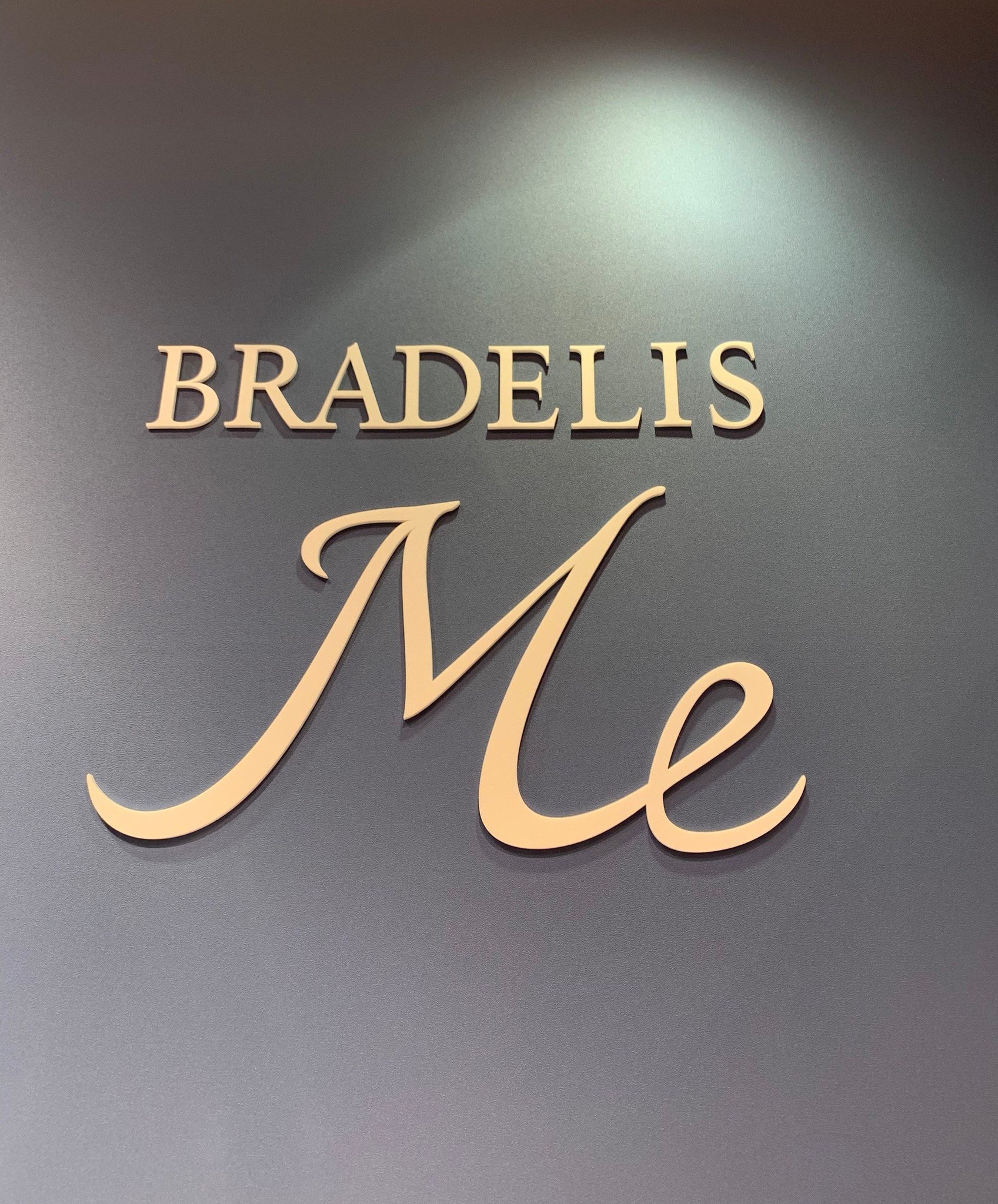 小田急百貨店 新宿店 公式 ブラデリス ニューヨーク より 補整のノウハウと技術を詰め込んだバストアップノンワイヤー専門ショップが本館6階にデビュー オープンを記念したお買い上げプレゼントもご用意 ノンワイヤーの常識を変える ブラデリス