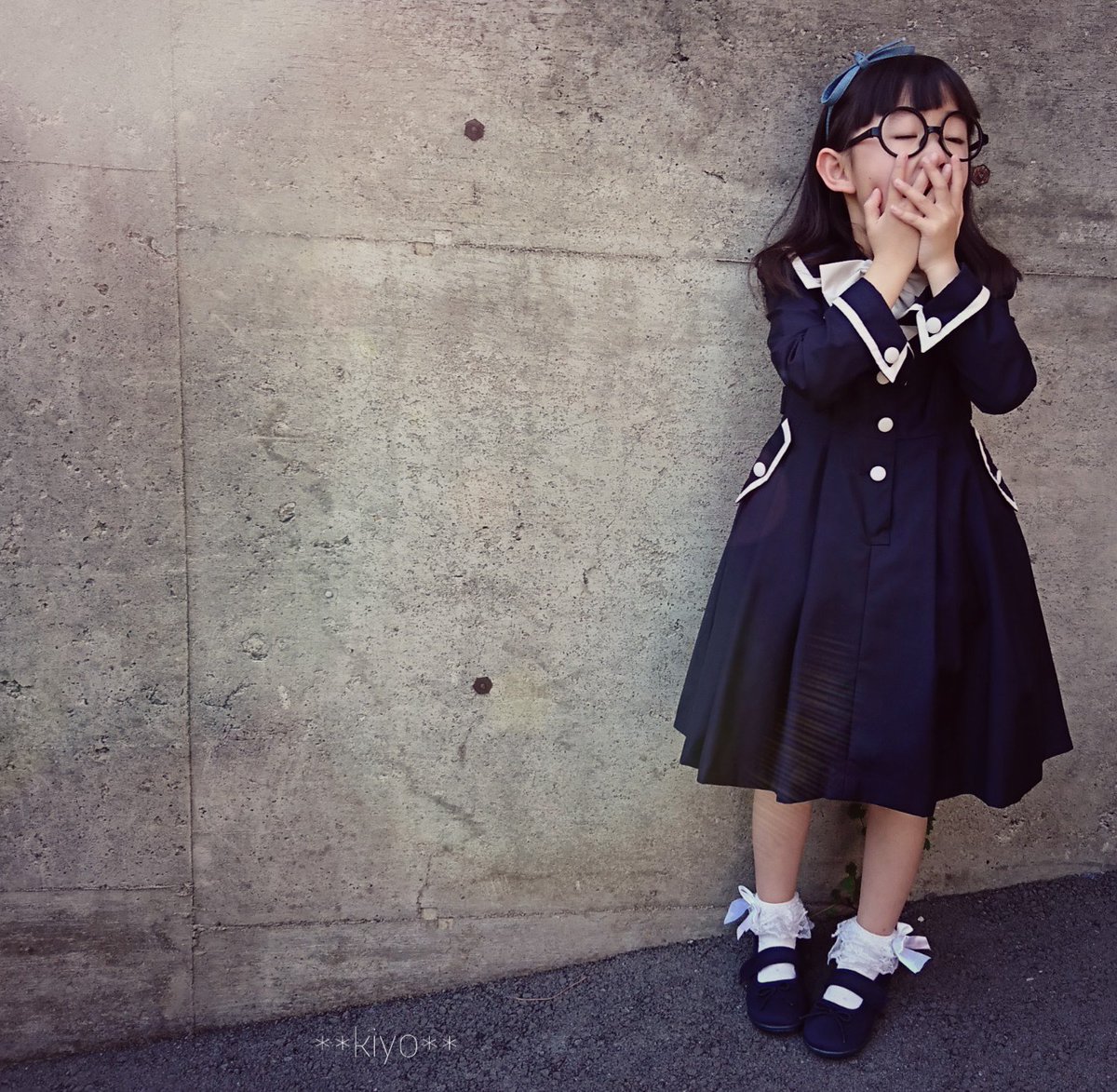 𝒌𝒊𝒚𝒐 𝑺𝒘𝒆𝒆𝒕 𝑱𝒆𝒘𝒆𝒍 入学式に着るワンピースが届いた クラッシックな感じ のワンピ 可愛い これにして正解 下にパニエを履かせてます 入学式 入学式ワンピース 子供服 キッズコーデ 入学服