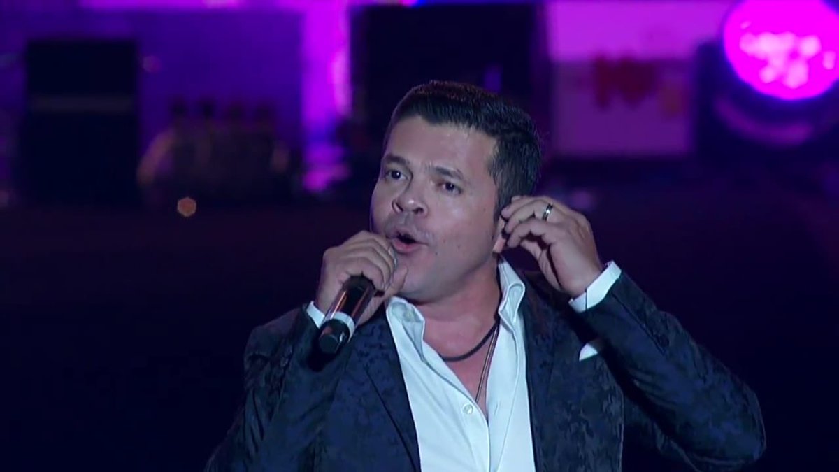 j_medina37's tweet photo. gracias!!!!🙏a todo el equipo de @kebuena @pollokebuena @roxanasolerardilla @mamuchopadilla a tantos y tantos fans esta noche por hacerme sentir querido..por recordar y por cantar TODO.guardado en mi corazon y disfrutando esta nueva etapa de mi vida profesional.Dios los bendiga🙏 https://t.co/Fx9ogDYXUT