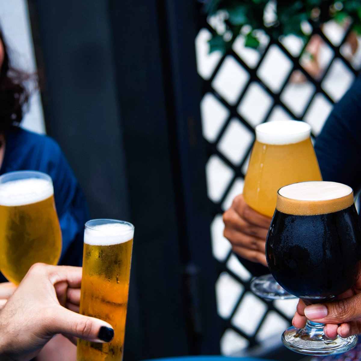 Quaffables's tweet image. The weekend is here... Time to gather some friends and smash some brews!

We can&apos;t wait to see what crafty treats are on the horizon for us to sip on. Prost🤟

#Quaffables #CraftBeer #CraftNotCrap #CraftBeerNation #BeerOClock #Melbourne #IPA #Stout