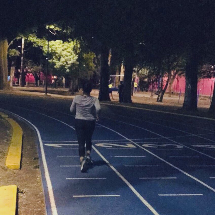 yare_sg's tweet photo. Día de pista, día de velocidad 🏃🏻‍♀️🏃🏻‍♀️🏃🏻‍♀️#RunClubMéxico #CorreconRitmo #Yoelegicorrer #LoveRunSmile #yarerunner https://t.co/ADE7BTnTtQ