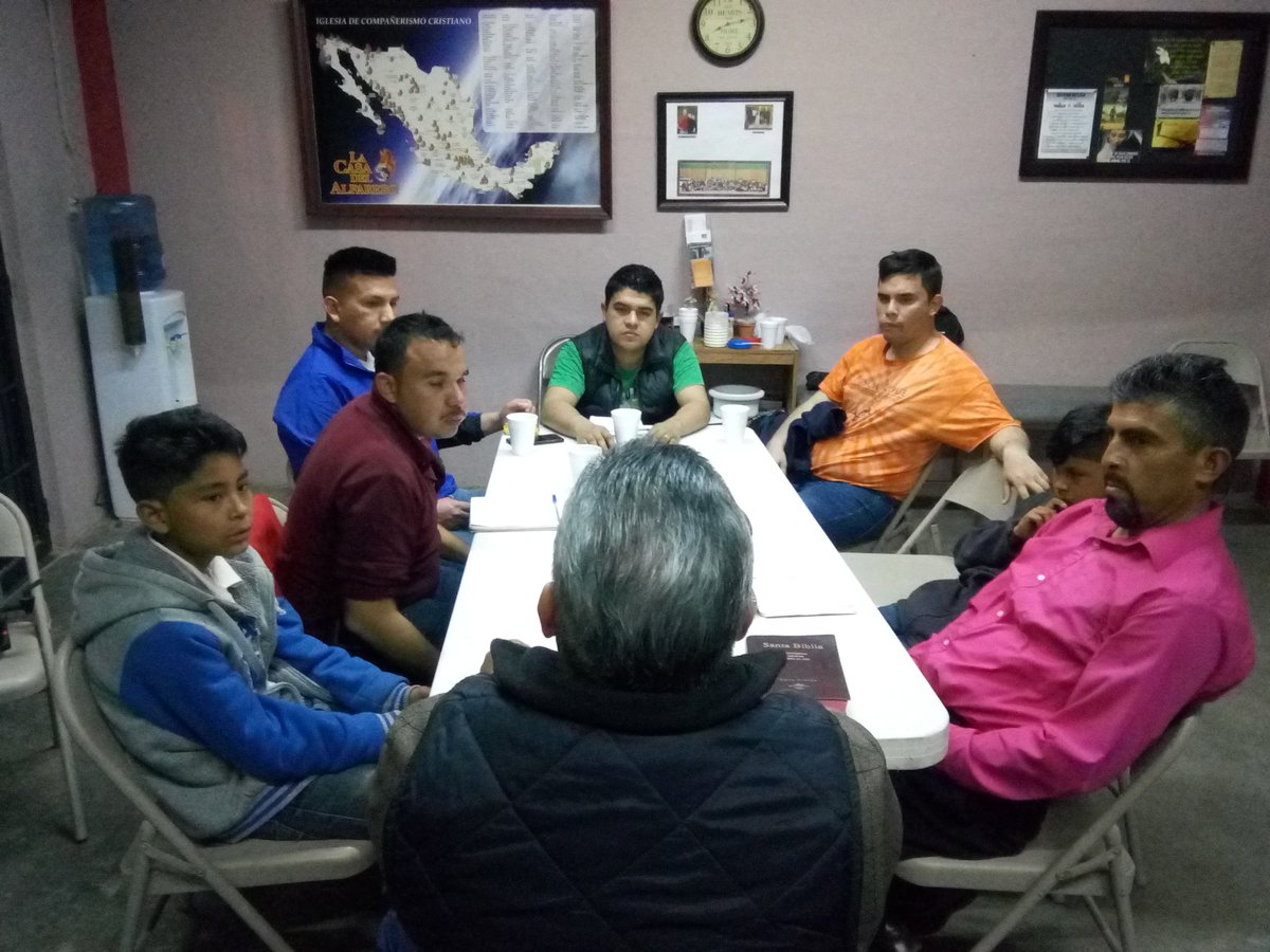 juanlp62's tweet photo. Es una alegría ver como este grupo de hombres sigue creciendo! Seguimos orando para que cada día seamos más! #LaCasaDelAlfarero #CTSCROC #Nogales #Discipulos https://t.co/lKGcrMzypb