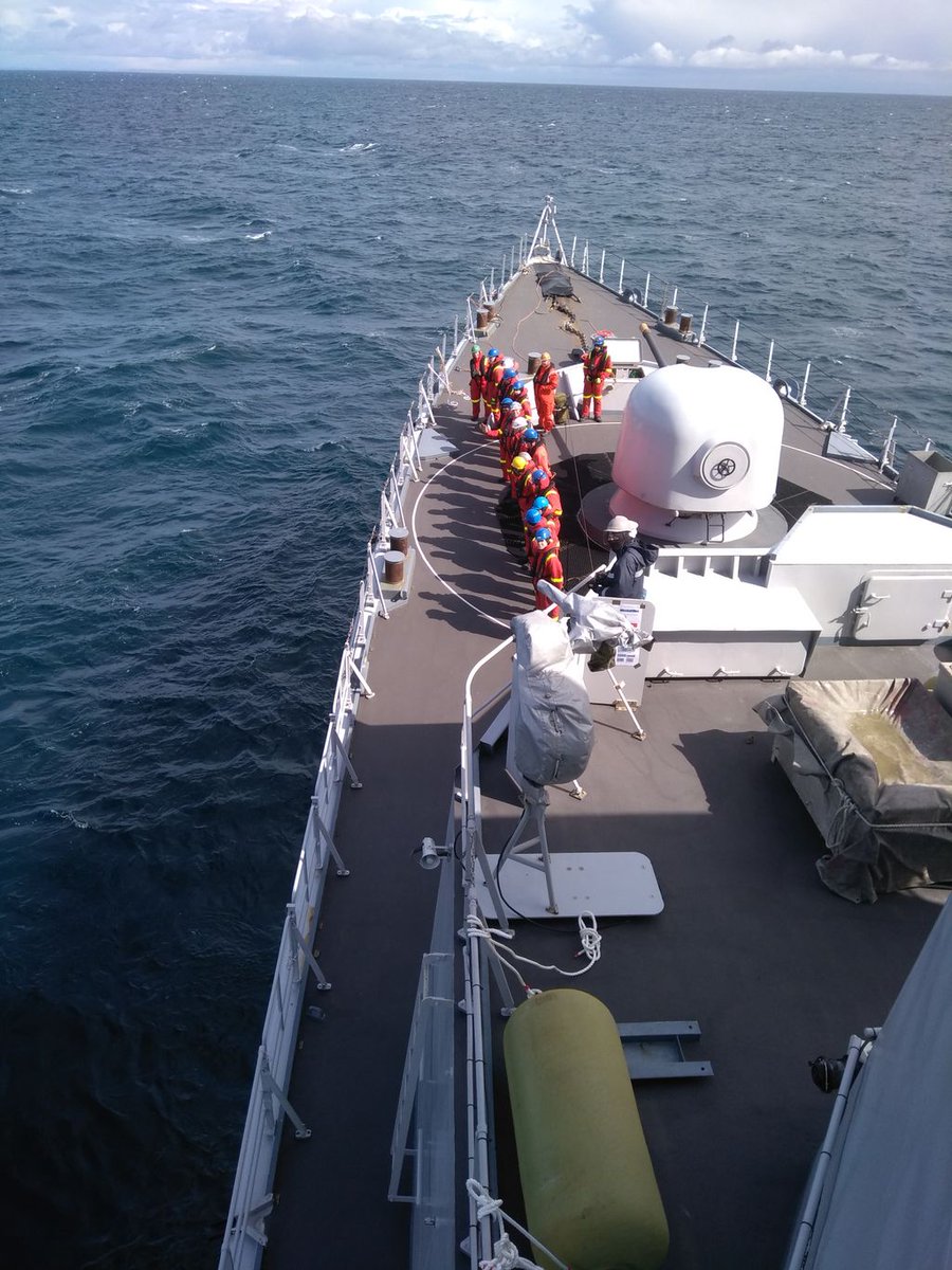 Comd_F930_LEOP's tweet image. Exercise with German frigate Hamburg in the @FOST areas. #WarfareTraining @TheBelgianNavy #Sarc4