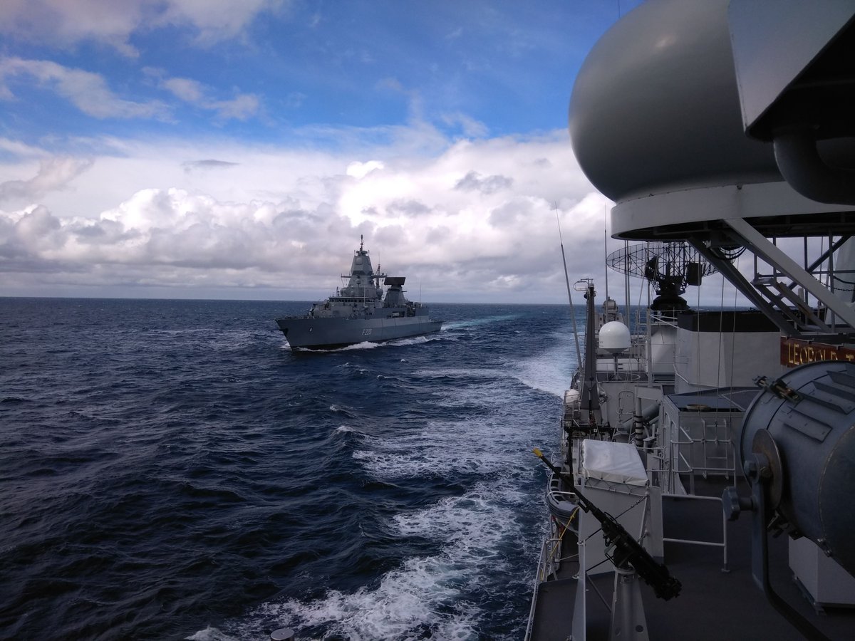 Comd_F930_LEOP's tweet image. Exercise with German frigate Hamburg in the @FOST areas. #WarfareTraining @TheBelgianNavy #Sarc4