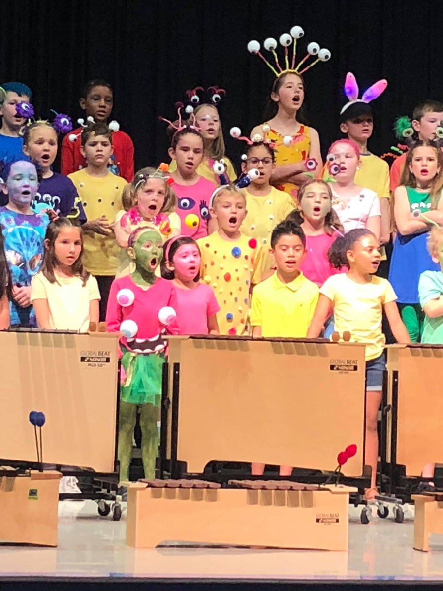 mcnielmusic's tweet photo. Alien invasion at Rann! So proud of my 2nd grade Aliens! #itsbetteratRann https://t.co/CdkW0UQ9kQ