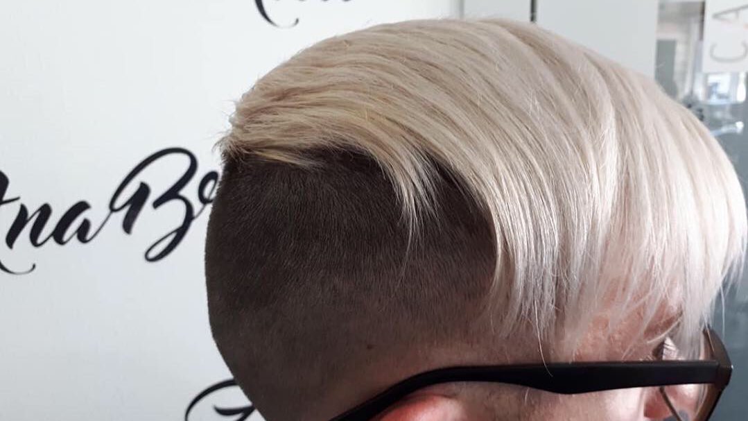 Ahora si dispones de 15 minutos te puedes teñir, con cobertura total de cana. 
Y si tienes 45 minutos, te realizamos un servicio de tinte y mechas mas peinado. 

#Anabravo #Color #TinteYMechas #Framesar #Peluquerias &amp; #BarberShops en #Illescas y #Aranjuez