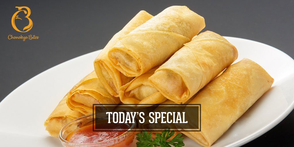 Today's Special Chilly Rolls😋😋 #chillyrolls #chilly #rolls #foody #recipefortheday #vegeterian #happyfriday #indianfood #streetfoodlover #indian #foodie #foodblogger #tasty #delicious #foodtruck #foodtruckindia #chanakyabites #chanakyafoodtruck #chanakyafoodlucknow