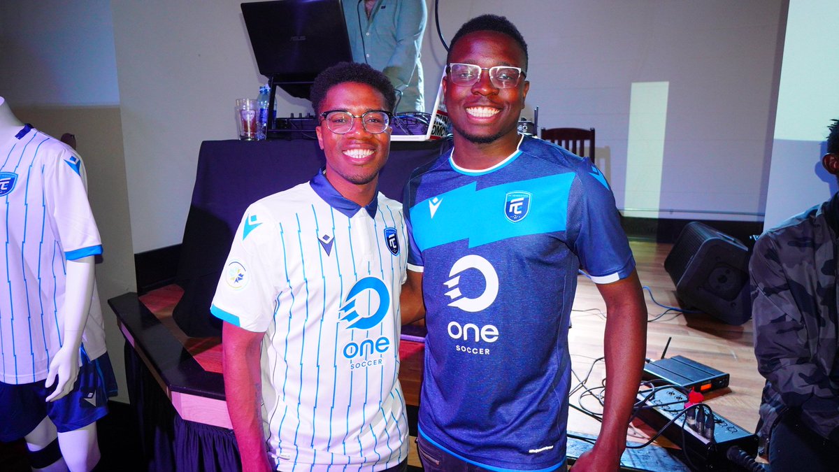 yegventures's tweet photo. A room full of cheers tonight as @FCEdmontonNow revealed their new #soccer kits. #fced #FCEdKits #yeg https://t.co/aNQsXaIdck