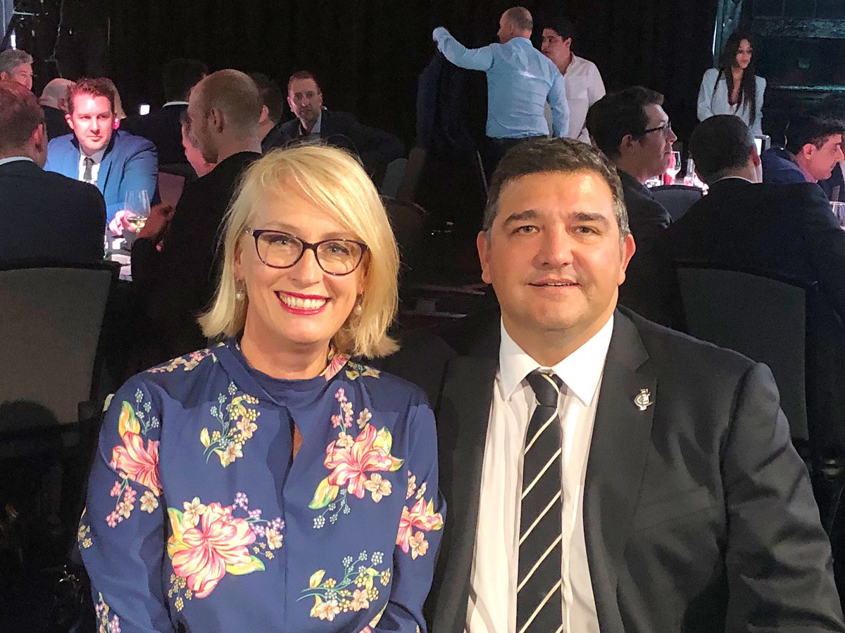 LordMayorMelb's tweet photo. Melburnians are sports mad &amp; we like to see our fav AFL teams battle it out. Love how our passion for sport brings people together &amp; Carlton IN Business do this on a large scale, connecting people no matter who they barrack for. Here with @CarltonFC President Mark LoGiudice. https://t.co/5LQNGg1MJB