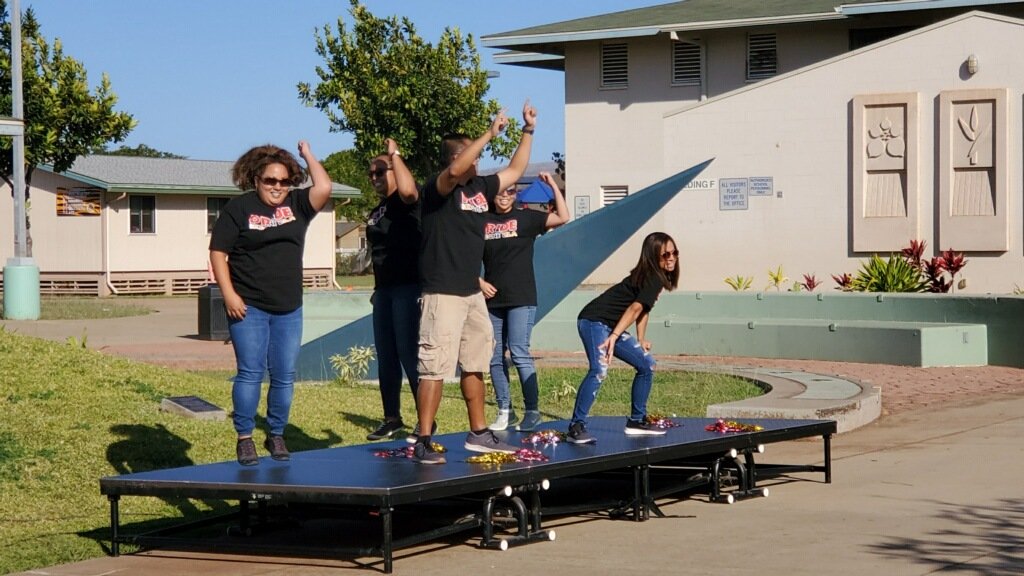 laidbackin808's tweet photo. When @keoneula_cubs Counselors and RTI coordinators hype up their students to do their best on their upcoming SBA! When you add Fortnite dances to your cheer you become ROCKSTARS! Good luck Keone'ula students!! @ckschoolsupport 📸: @DivergentHawaii https://t.co/gJKs4uh70z