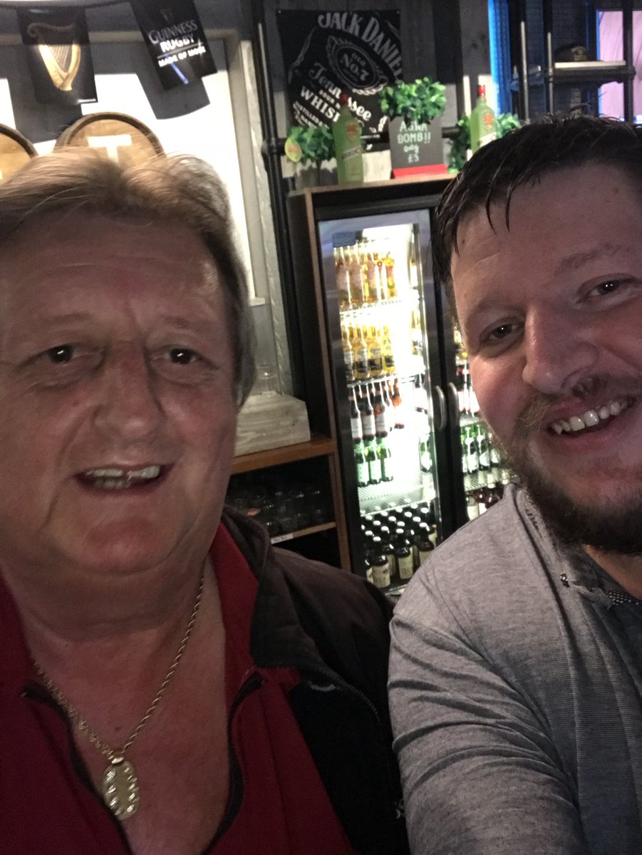 WayneWiffy316's tweet photo. Year today met this darting legend . Who knew this was one of the last pictures of him alive . RIP crafty cockney https://t.co/NCGD9hyasE