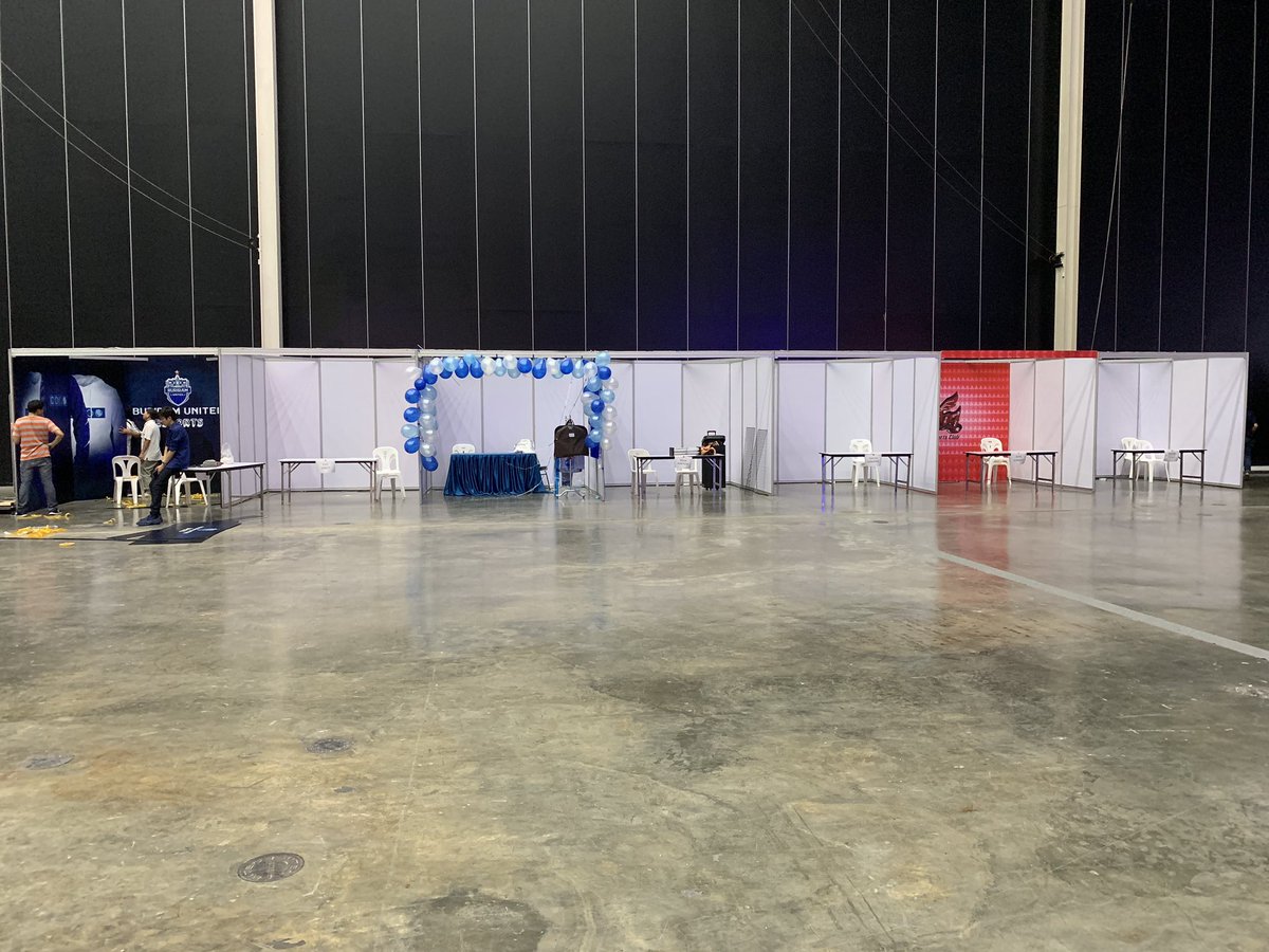 MILOxKS's tweet photo. ลำดับบูธขายของ เริ่มจาก #BuriramUnitedRoV, #EVOSDEBUT, #BazaarGaming, #MEGAIGNITION, #TDCROV, #AHQThailand และ #WPFF เรียงกันไปเลยจ้า https://t.co/KJnaAHiHsp