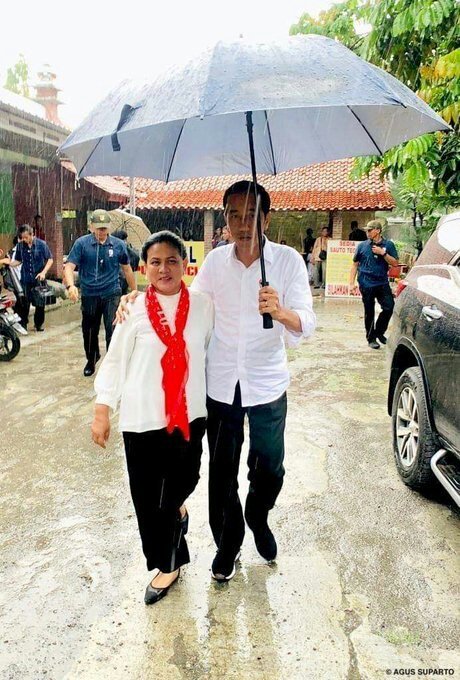 AnasDarul's tweet photo. Ya Allah jadikan pemimpin yang ramah ini presiden kami sekali lagi
#YangPutihItuJokowi https://t.co/I47XP8QoxN