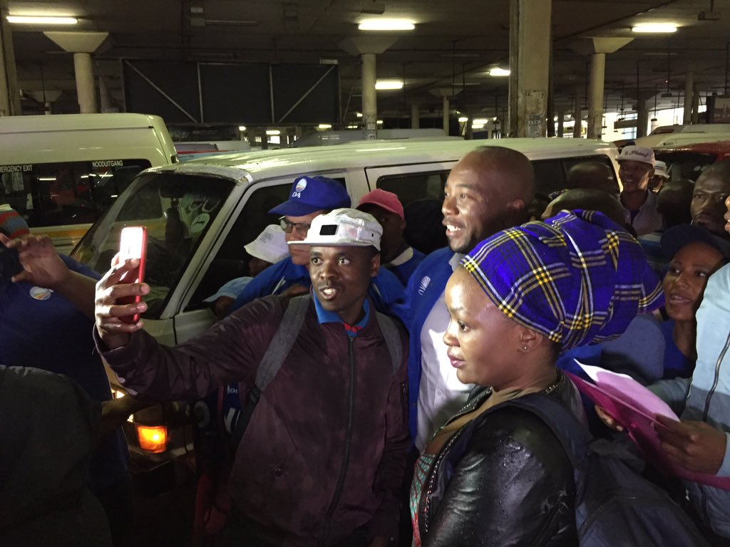JacaNewswatch's tweet photo. #DAcampaign Commuters taking a few selfies with Maimane. https://t.co/bJbbKAOQf7
