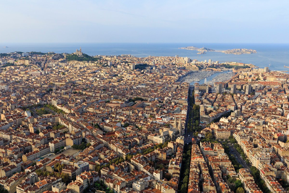 marseille's tweet photo. En plein coeur de la ville ❤️
📸 @camillemoirenc 
#Marseille #NousSommesMarseille https://t.co/hCrJnUkEft