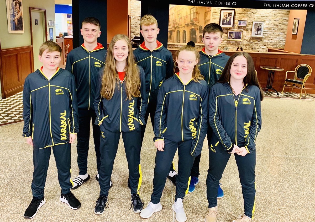 nicbirt_squash's tweet photo. On route to Dublin for the 5 Nations. Looking forward to some great matches with this lot #teamwales 🏴󠁧󠁢󠁷󠁬󠁳󠁿 👊#earlystart https://t.co/hWCp6vVr6a