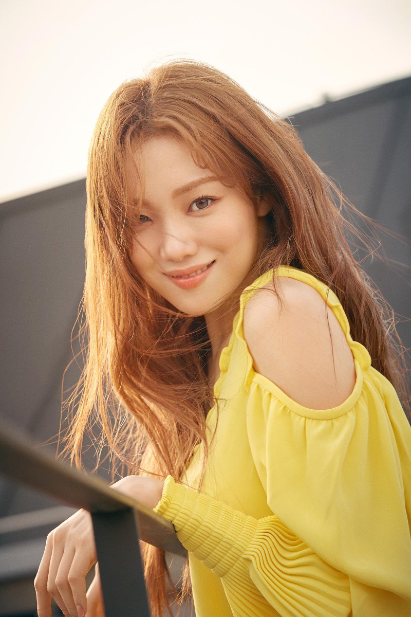 lee sung-kyung