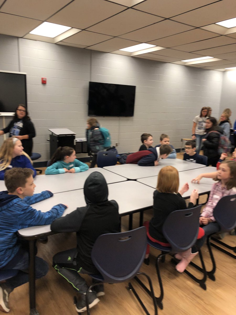 mdraves's tweet image. AP youth Mentorship day at BHS-current AP students will be spending the morning working with our EXCEL students from Huntington Elementary!  Awesome! #APProgram @mrsraglow #APCulture @BrunswickEdu @boodheshwar @BCSDWheeler @BCSDHuntington