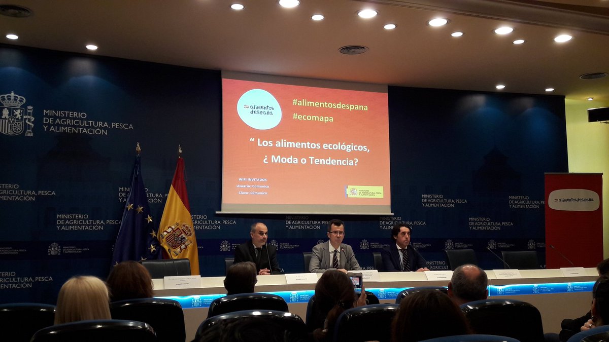 Ecovalia's tweet photo. Hoy asistimos a la jornada 'Los alimentos ecológicos ¿moda o tendencia?' #alimentosdeespana #ecomapa https://t.co/beDylcpzuC