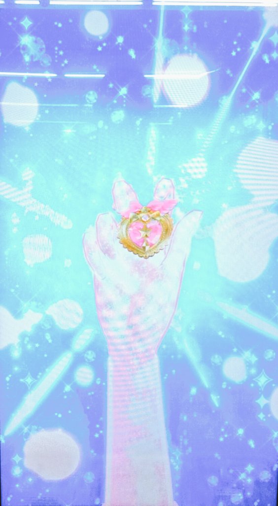 ゆら 魔法少女のような変身シーン