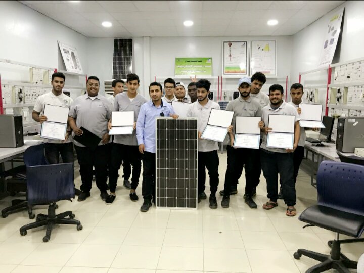 التسجيل مستمر في دورة  اساسيات الخلايا الشمسية لإنتاج الكهرباء <a href="/EvEvMoMo1409/">MOHAMMED MJULLY 🇸🇦#كلنا _مسؤول</a> بكلية التقنية بجازان مدة الدورة 5 ايام 4 ساعات في اليوم  رسوم الدورة التدريبية  800 ريال بداية الدورة التدريبية 1440/8/9هـ الى 1440/8/13هـ للتواصل وتس اب 0536667054