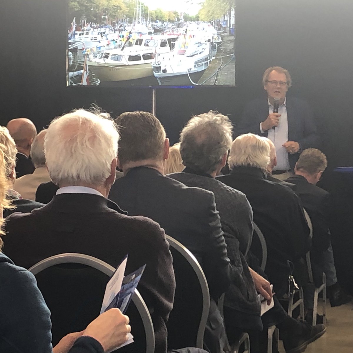 CdK Jaap Smit van Zuid-Holland wil de kansen van de provincie als Vaarbestemming beter benutten. Oproep aan de gemeenten en nieuw college GS om mee te helpen.